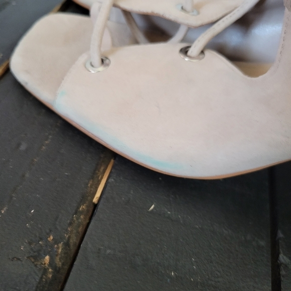 Vince Camuto NWOT Nahara Women's 6 Beige Suede Lace Up Booties Ankle Peep Toe - Picture 5 of 10